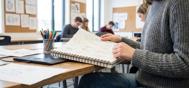 Trois premières années en design graphique, à quoi s’attendre concrètement Trois premières années en design graphique, à quoi s’attendre concrètement